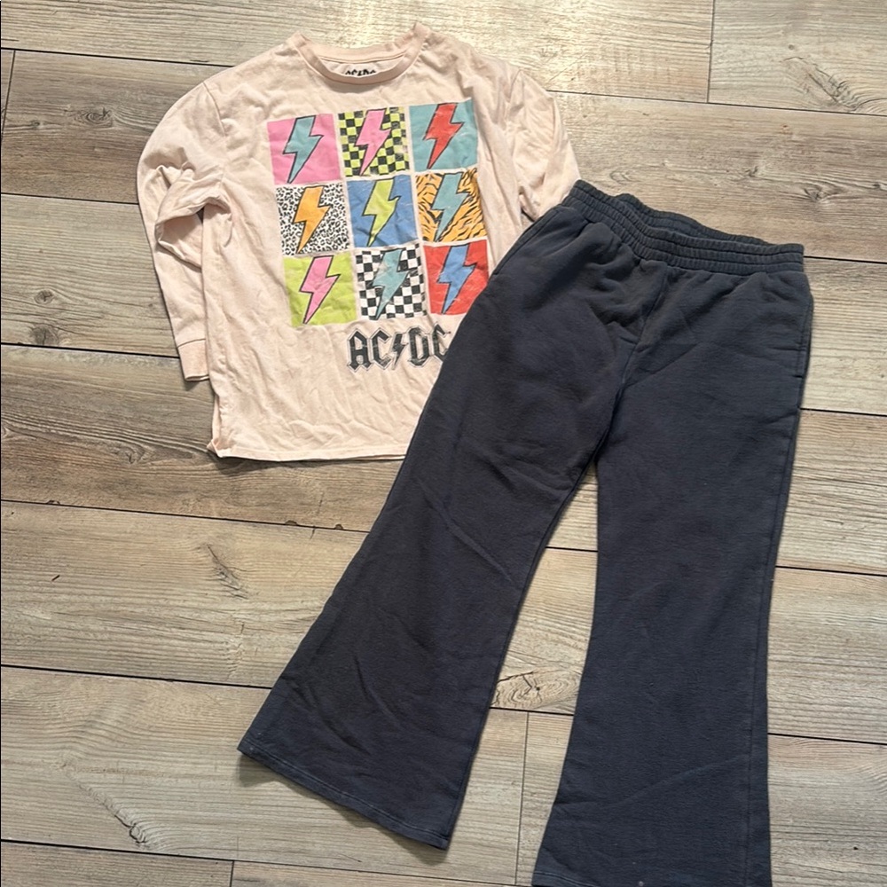 Girls Size 10-12 Graphic Long Sleeve Top and Grey Flare Sweats